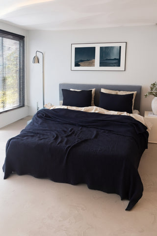 Handwoven 4-layer soft Turkish muslin bedspread in Black - Vivamaison Denizli OEKO-TEX certified