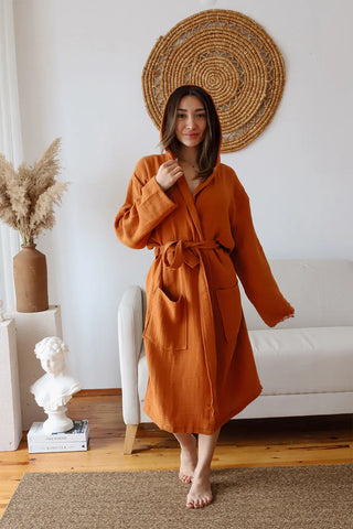 Dark tile 2-layer muslin hooded bathrobe hood up front full. Handwoven Turkish cotton Denizli, OEKO-TEX. Vivamaison.