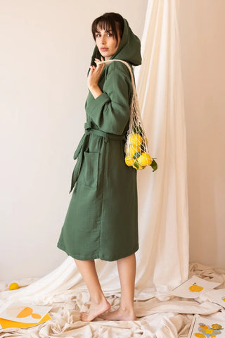 Dark Green handwoven 4-layer muslin hooded Turkish cotton bathrobe back view. Denizli, OEKO-TEX. Vivamaison.