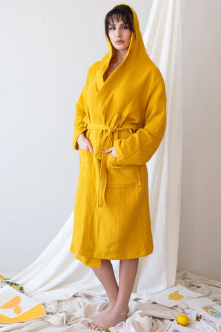 Mustard handwoven 4-layer muslin hooded Turkish cotton bathrobe front. Denizli, OEKO-TEX. Vivamaison.