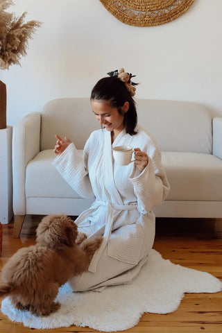 Light beige 4-layer muslin kimono bathrobe front full. Handwoven Turkish cotton Denizli, OEKO-TEX. Vivamaison.