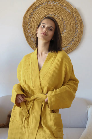 Mustard 4-layer muslin kimono bathrobe front full. Handwoven Turkish cotton Denizli, OEKO-TEX. Vivamaison.