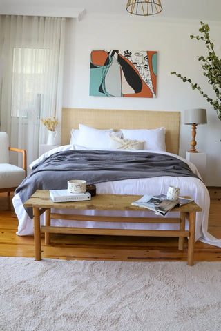 Anthracite handwoven 4-layer muslin Turkish cotton bedspread lifestyle. Long-staple Denizli, OEKO-TEX. Vivamaison.
