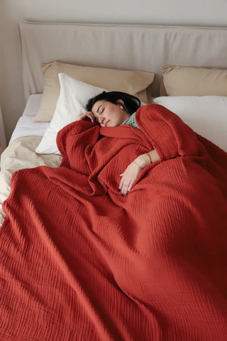 Burgundy handwoven 4-layer muslin Turkish cotton bedspread draped bed. Long-staple Denizli, OEKO-TEX. Vivamaison.