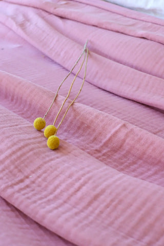 Pink handwoven 4-layer muslin Turkish cotton bedspread styled bedroom. Long-staple Denizli, OEKO-TEX. Vivamaison.