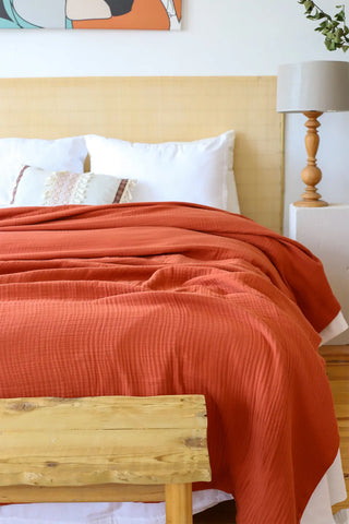 Tile handwoven 4-layer muslin Turkish cotton bedspread draped bed. Long-staple Denizli, OEKO-TEX. Vivamaison.