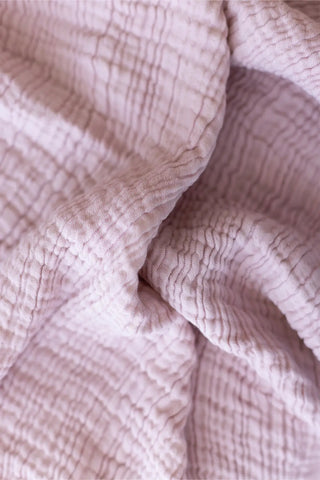 Pink handwoven 4-layer soft muslin fringed bedspread fringe detail. Tasseled edges, Denizli, OEKO-TEX. Vivamaison.