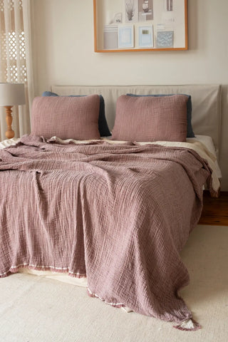 Plum handwoven 4-layer soft muslin fringed bedspread styled bedroom. Tasseled edges, Denizli, OEKO-TEX. Vivamaison.