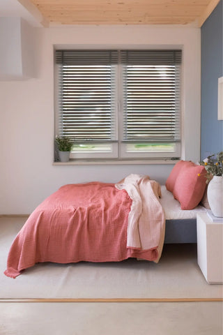 Terracotta handwoven 4-layer soft muslin fringed bedspread front full. Tasseled edges, Denizli, OEKO-TEX. Vivamaison.