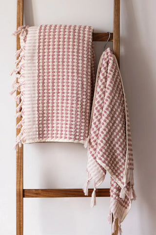 Pink handwoven Turkish cotton pom pom woven towel set ladder hanging. Tasseled fringe Denizli, OEKO-TEX. Vivamaison.