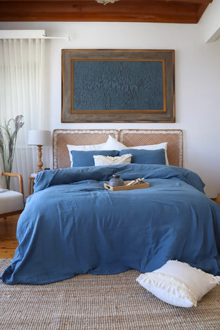 Indigo Blue handwoven soft muslin Turkish cotton plain duvet cover bedroom lifestyle. Long-staple Denizli, OEKO-TEX. Vivamais