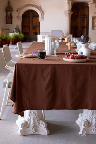 Brown handwoven stonewashed Turkish cotton tablecloth table setting. Vintage-soft Denizli, OEKO-TEX. Vivamaison.