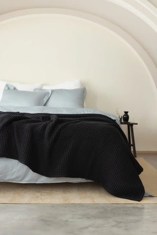 Black handwoven Turkish cotton waffle weave bedspread lifestyle. 350 GSM Denizli, OEKO-TEX. Vivamaison.