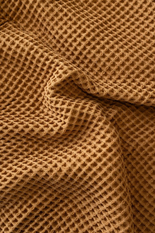Caramel handwoven Turkish cotton waffle weave bedspread lifestyle. 350 GSM Denizli, OEKO-TEX. Vivamaison.