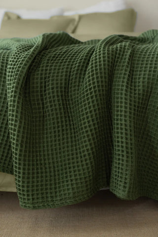 Dark Green handwoven Turkish cotton waffle weave bedspread detail. 350 GSM Denizli, OEKO-TEX. Vivamaison.