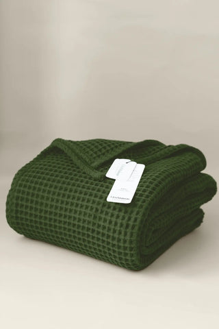 Dark Green handwoven Turkish cotton waffle weave bedspread lifestyle. 350 GSM Denizli, OEKO-TEX. Vivamaison.