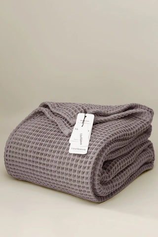 Grey handwoven Turkish cotton waffle weave bedspread front full. 350 GSM Denizli, OEKO-TEX. Vivamaison.