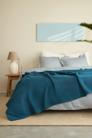 Indigo Blue handwoven Turkish cotton waffle weave bedspread detail. 350 GSM Denizli, OEKO-TEX. Vivamaison.