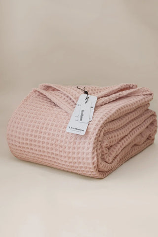 Pink handwoven Turkish cotton waffle weave bedspread front full. 350 GSM Denizli, OEKO-TEX. Vivamaison.