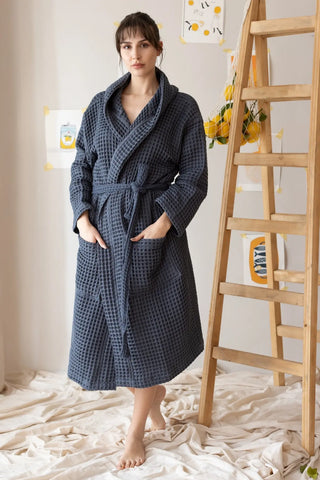Handwoven waffle hooded bathrobe in anthracite, full front view. Turkish cotton from Denizli, OEKO-TEX. Vivamaison.