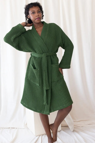 Dark Green handwoven Turkish cotton waffle kimono bathrobe front full. Denizli, OEKO-TEX. Vivamaison.