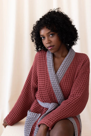 Burgundy Gray handwoven waffle two-tone kimono bathrobe front sitting. Handwoven Denizli, OEKO-TEX. Vivamaison.