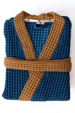 Indigo Blue Caramel handwoven waffle two-tone kimono bathrobe folded flat lay. Handwoven Denizli, OEKO-TEX. Vivamaison.