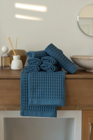 Indigo Blue handwoven Turkish cotton waffle weave towel washcloth detail. Denizli, OEKO-TEX. Vivamaison.