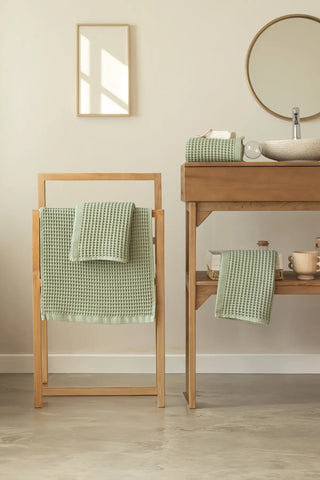 Sage Green handwoven Turkish cotton waffle weave towel bathroom 4-piece set styling. Denizli, OEKO-TEX. Vivamaison.