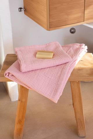 Pink muslin face and hand towel, lightweight 4-layer Turkish cotton handwoven by VivaMaison in Denizli