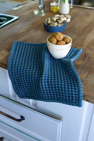 Detail of Indigo waffle weave Turkish cotton towel - handwoven Denizli craft