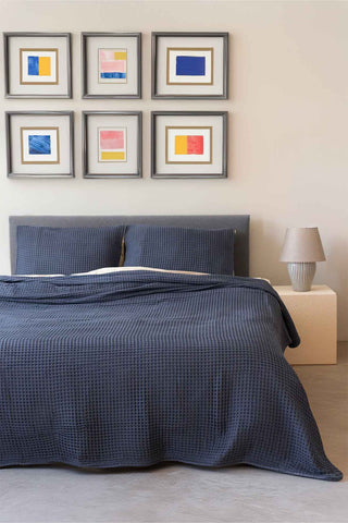 Handwoven Turkish cotton waffle weave bedspread in Anthracite - Vivamaison Denizli OEKO-TEX certified