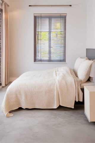 Detail of Natural 350 GSM Turkish waffle cotton bedspread fabric - handwoven Denizli